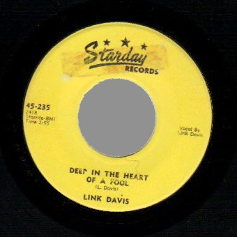LINK DAVIS - Sixteen Chicks / Deep In The Heart Of A Fool - 45T (SP 2 titres)