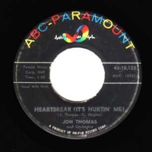JON THOMAS - Heartbreak (it's hurtin' me) / Teasin' - 45T (SP 2 titres)