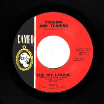 THE IVY LEAGUE - Tossing And Turning / Graduation Day - 45T (SP 2 titres)